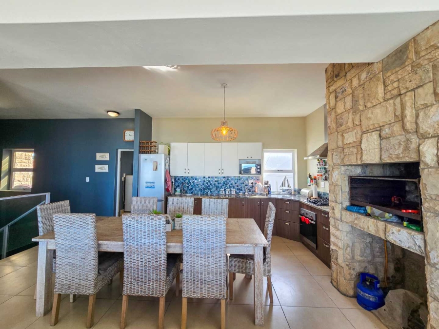 6 Bedroom Property for Sale in Stilbaai Oos Western Cape